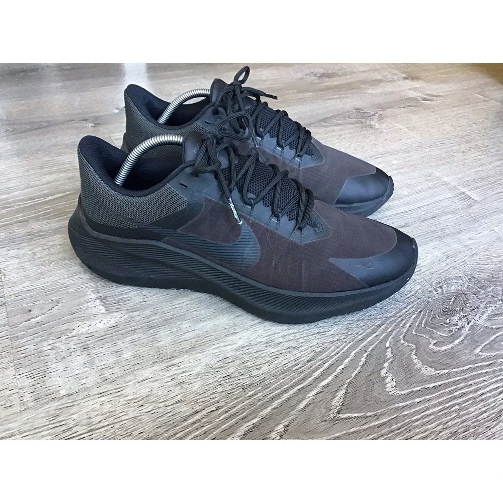 Nike Mens Size 11  Zoom Winflo 8 CW3419-002 Black Running Shoes Sneakers